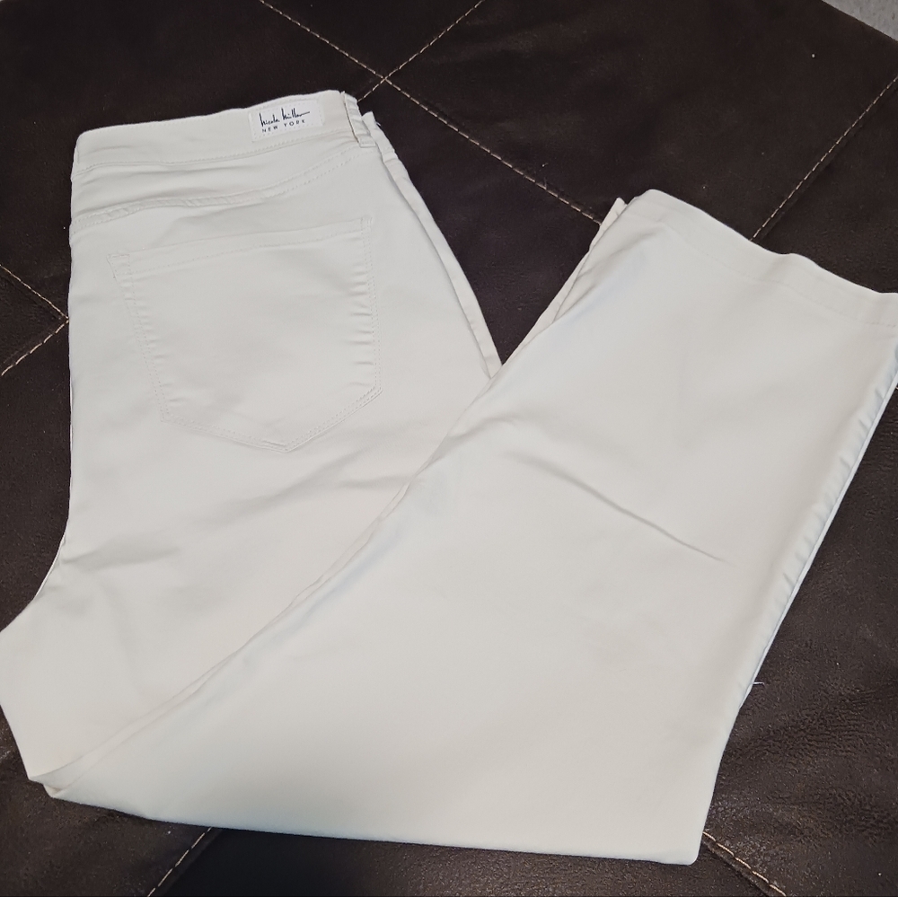 Nicole Miller Cream Straight Leg Jeans Size 14 EUC